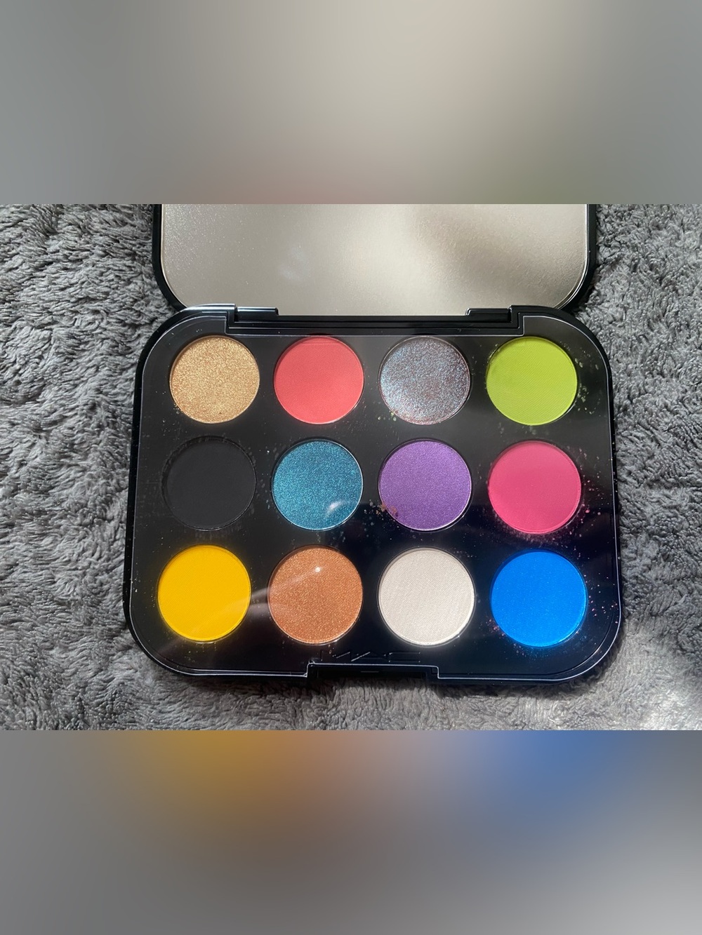 MAC Cosmetics Vibrant Multi-Color Eyeshadow Palette x 12 Bold Coral, Teal, etc.